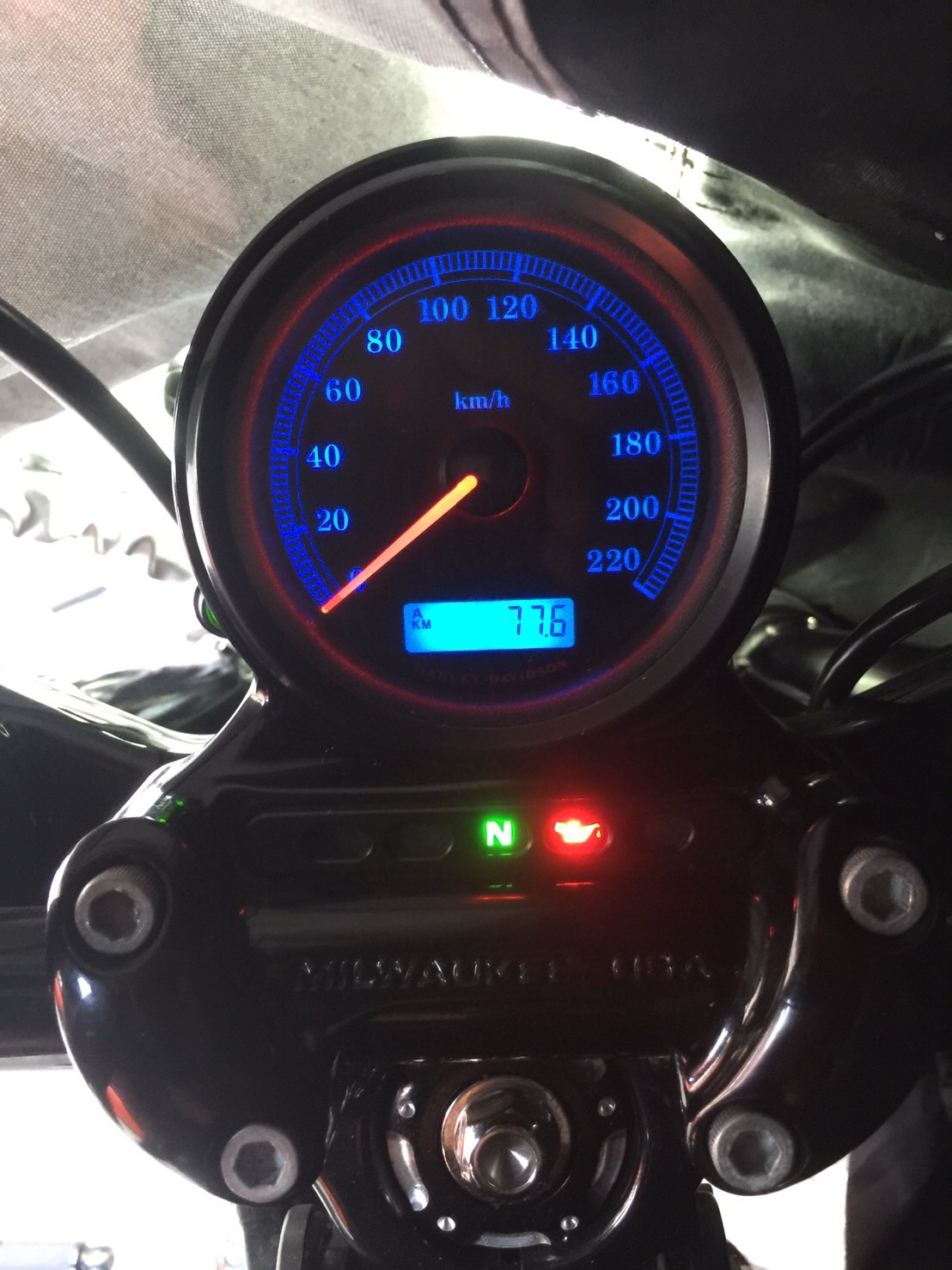 ハーレーメーターLEDカスタム打ち替え　スポーツスターメーターカスタム　LED打ち替え