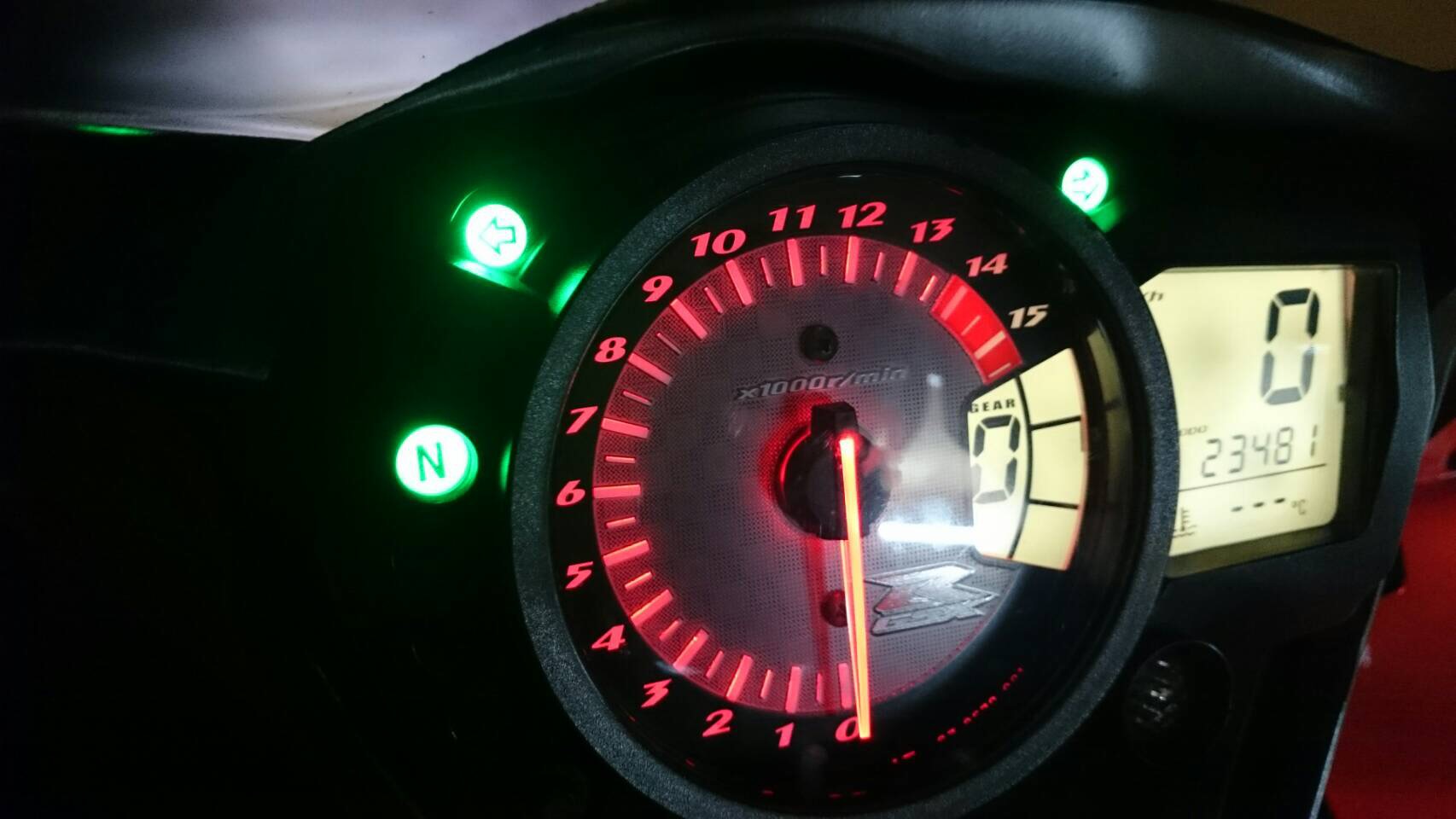 gsx-r1000led%e6%89%93%e3%81%a1%e6%9b%bf%e3%81%88%e3%82%ab%e3%82%b9%e3%82%bf%e3%83%a0