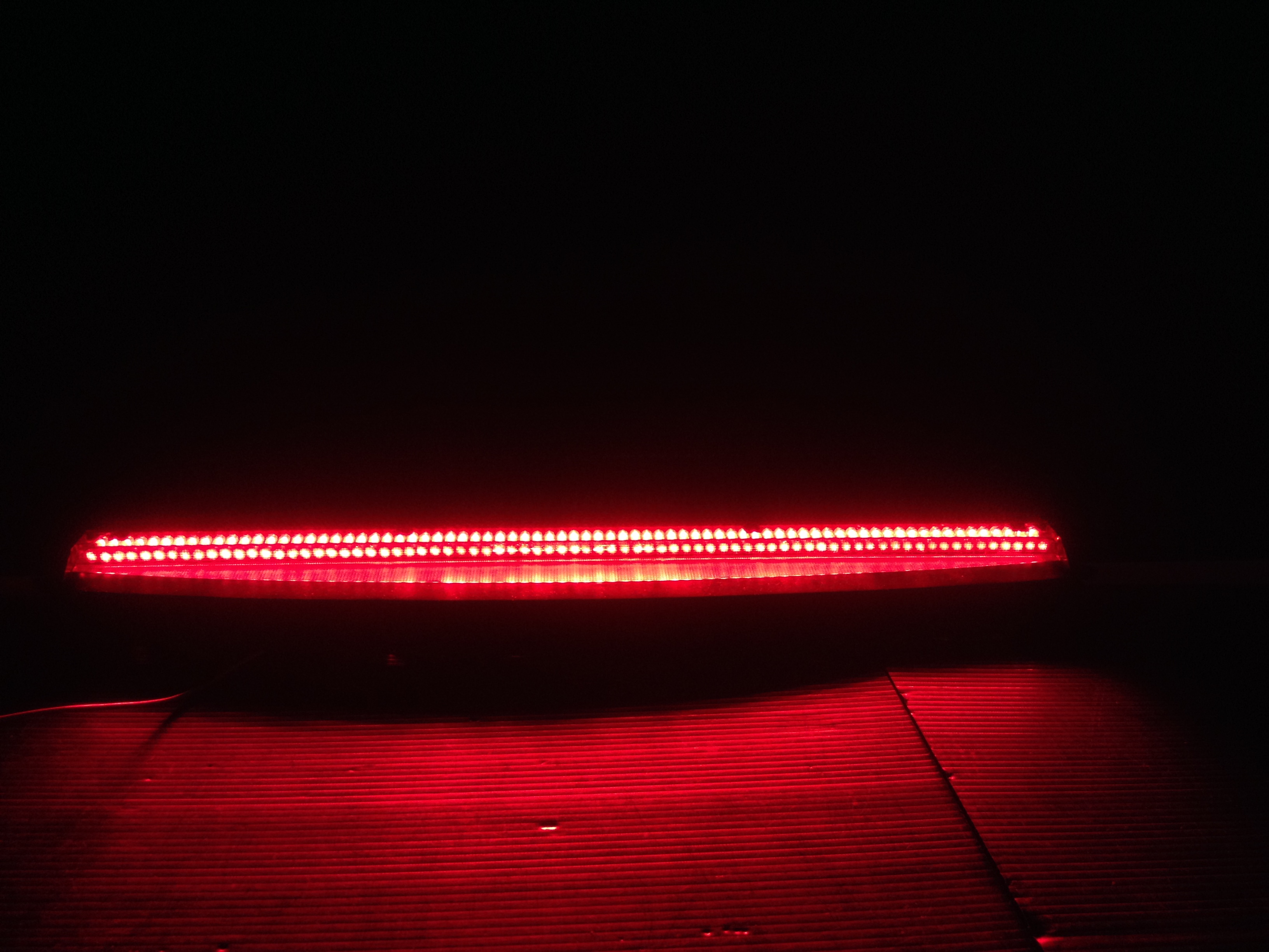 LED打ち替え不点灯修理ハイマウントストップランプ　ハイマウントストップランプ球切れ修理